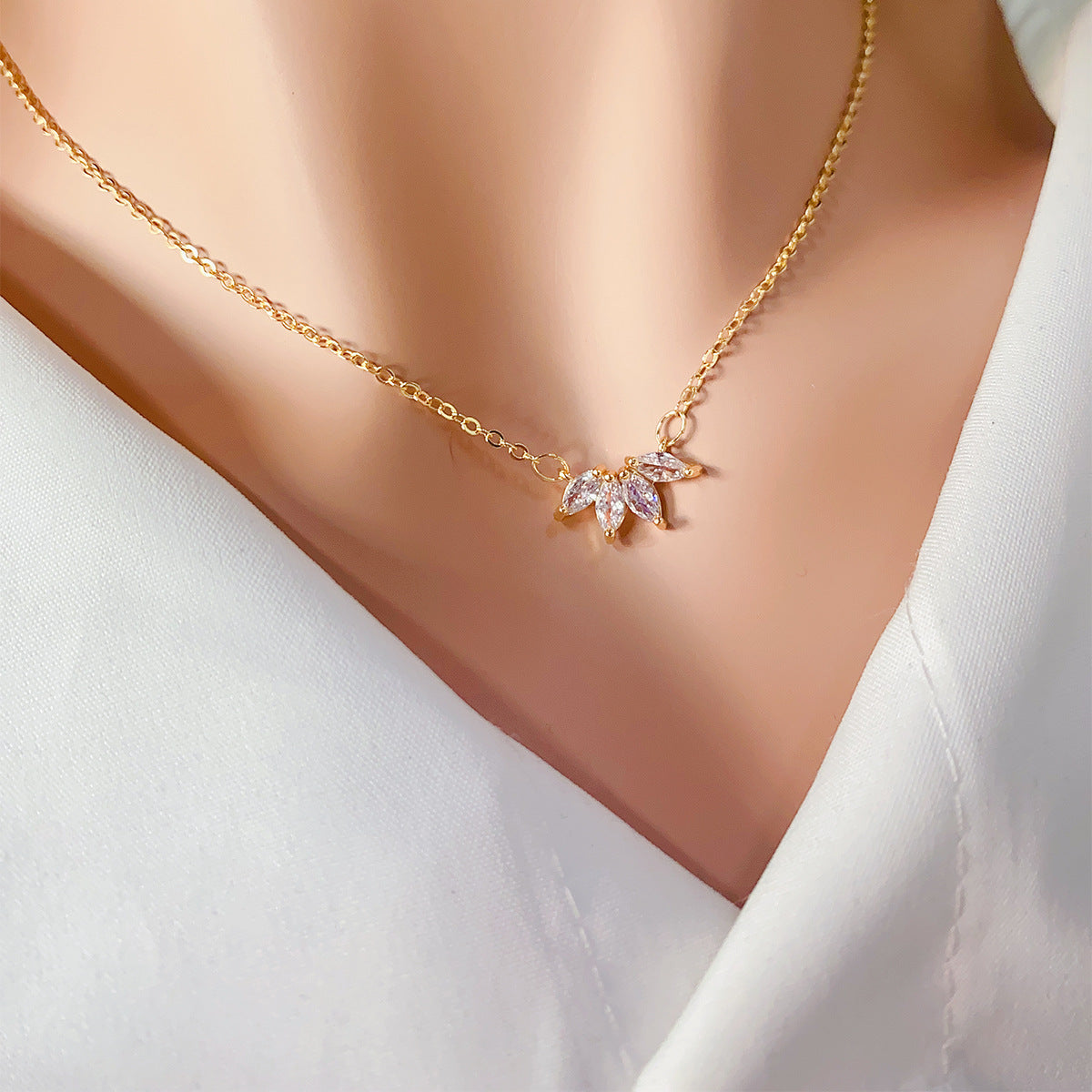 Trendy Leaf Necklace for Women - Unique Design